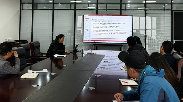 提高財務(wù)管理效率  促進公司健康發(fā)展——有色駝城召開財務(wù)報銷制度專題培訓(xùn)